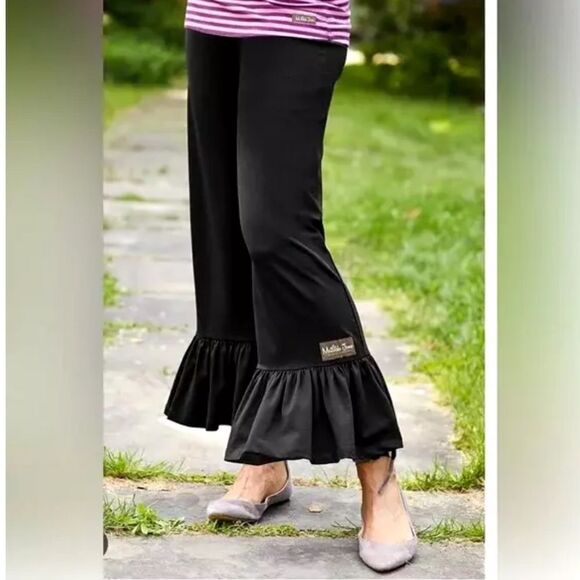 Matilda Jane Big Ruffle Black Velvet Cropped Pants! - Picture 15 of 16